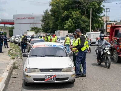 Intervienen rutas de transporte por aumento de pasaje en Santiago