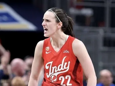 WNBA: Caitlin Clark tumba a las Storm para un triunfo 110-107