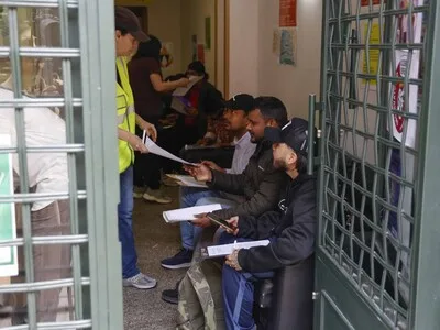 Más del 70 % de solicitantes regularización en España con permiso