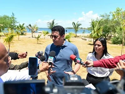 David Collado supervisa intervención de la playa El Faro