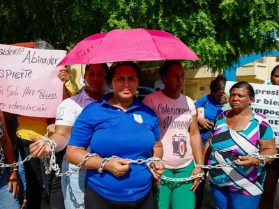 Reclaman finalizar reconstrucción de escuela en Santiago