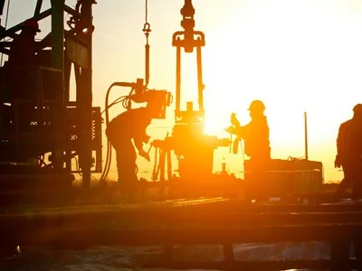 Petróleo de Texas recorta su bajada hasta los 82.23 dólares
