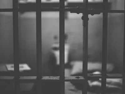 15 años de prisión para mujer por enviar imágenes sexuales