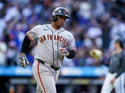 Rafael Devers se somete a cirugía exitosa en Filadelfia