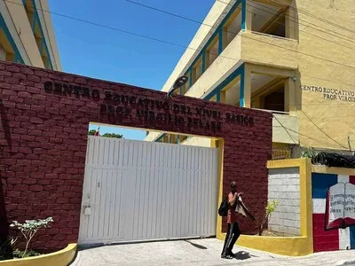 190 estudiantes quedan sin clases por falta de conserjes