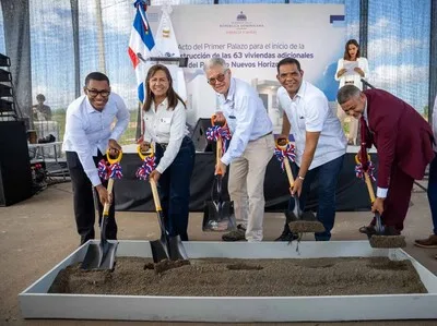 Barrick y Gobierno avanzan con 63 viviendas en Sánchez Ramírez