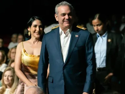 Abinader felicita a la primera dama por su 56.º cumpleaños