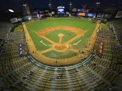 Temporada 1955-56: luces y estrellas en el Estadio Trujillo