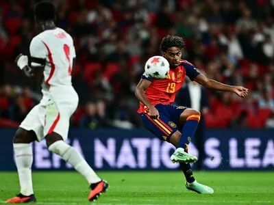 España vence a Inglaterra 3-2 en Wembley y mantiene racha invicta