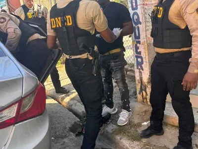 Incautan 19 kilos de droga y detienen 40 en Santo Domingo