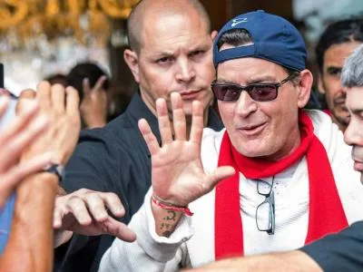 Charlie y Martin Sheen protagonizan la comedia "Happy Jack"